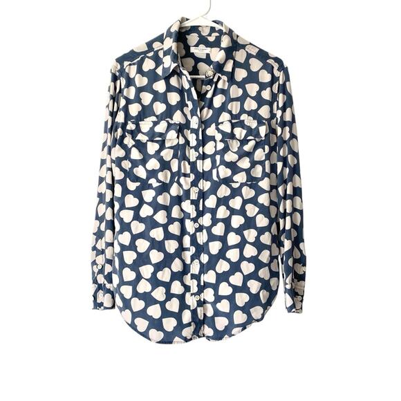 Equipment Silk Blue White Heart Print Button Down Blouse shirt size small - Picture 1 of 7